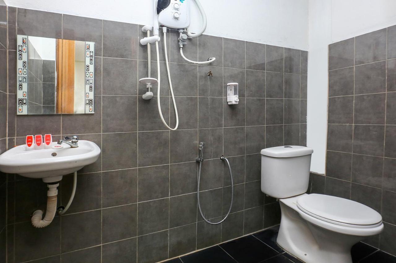 Oyo 717 Mr J Hotel Wakaf Che Yeh 2 Zewnętrze zdjęcie